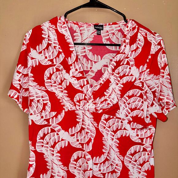 Rafaella Women's Short Sleeve Wrap Front Red White Floral Blouse Top Size Medium - Picture 7 of 9